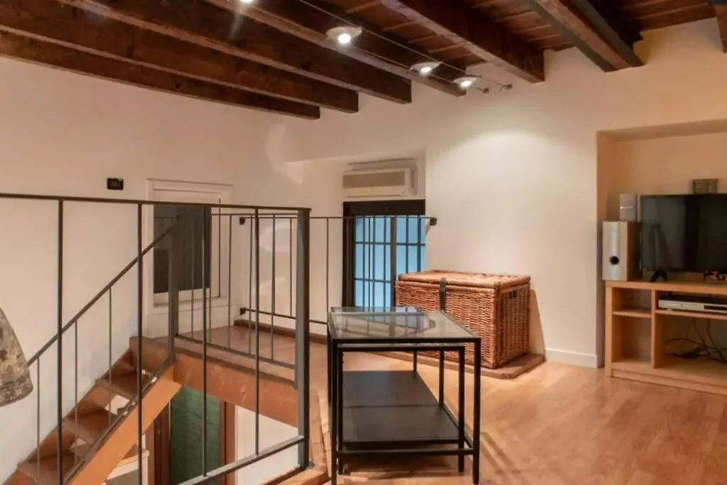 Architecture And Comfort In Milan 0*,  Italy